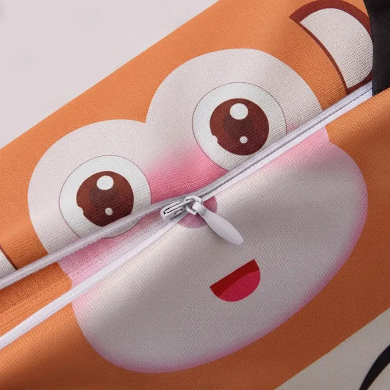 Détail de la fermeture éclair et de la housse lavable de l’oreiller memoire de forme enfant motif singe